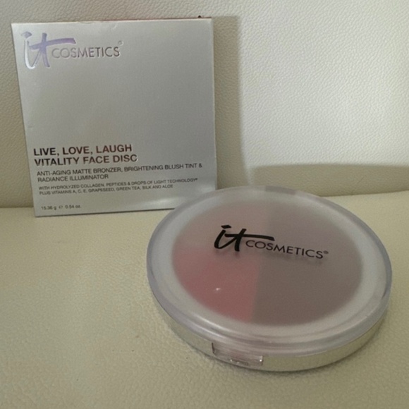 IT Cosmetics Live, Love, Laugh Vitality Face Disc - Picture 1 of 3